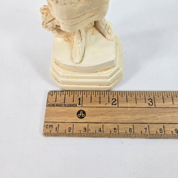 St Kateri Tekakwitha Vintage Figurine Statuette - Picture 6 of 7